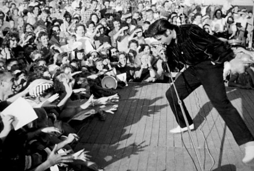 ONE FOR THE MONEY, TWO FOR THE SHOW, THREE (OR FOUR) ICONIC MICROPHONES USED BY ELVIS